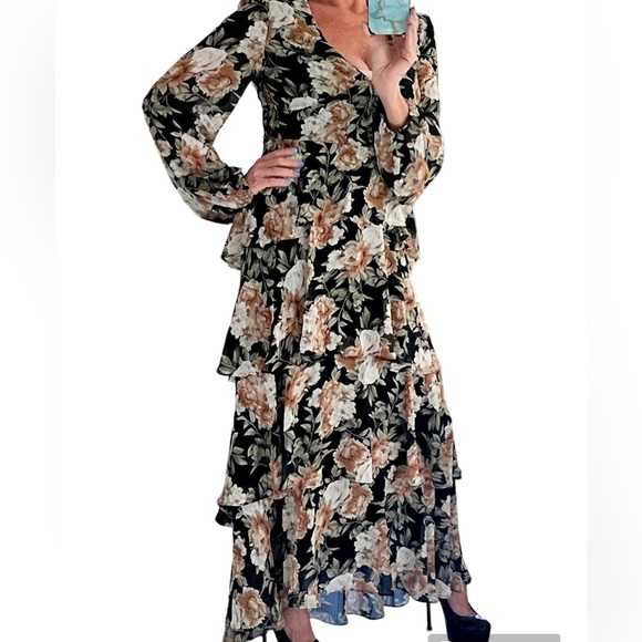 En Saison Tiered Ruffle Maxi Dress - Picture 2 of 7